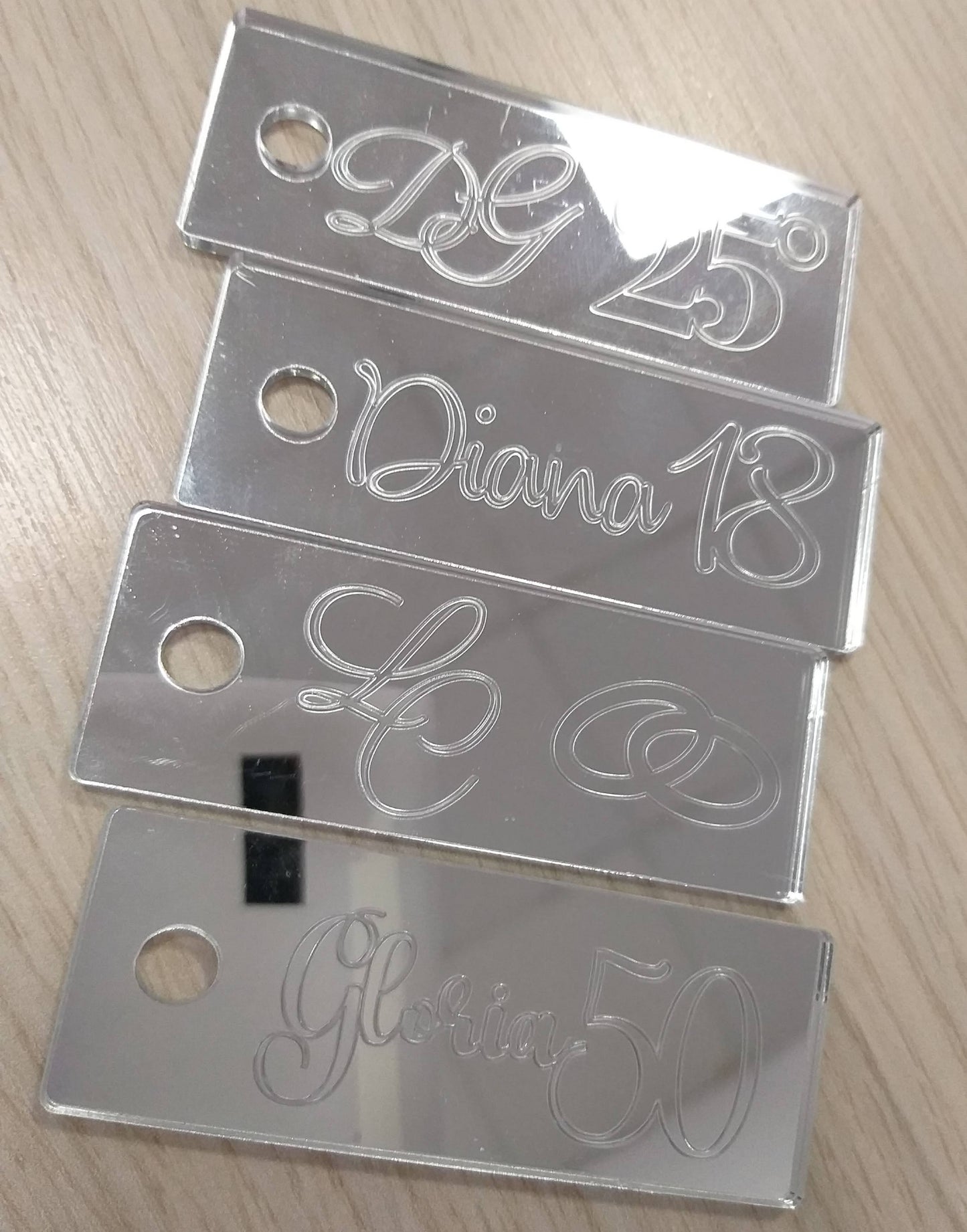 Tag e segnaposto in plexiglass specchiato 3 mm