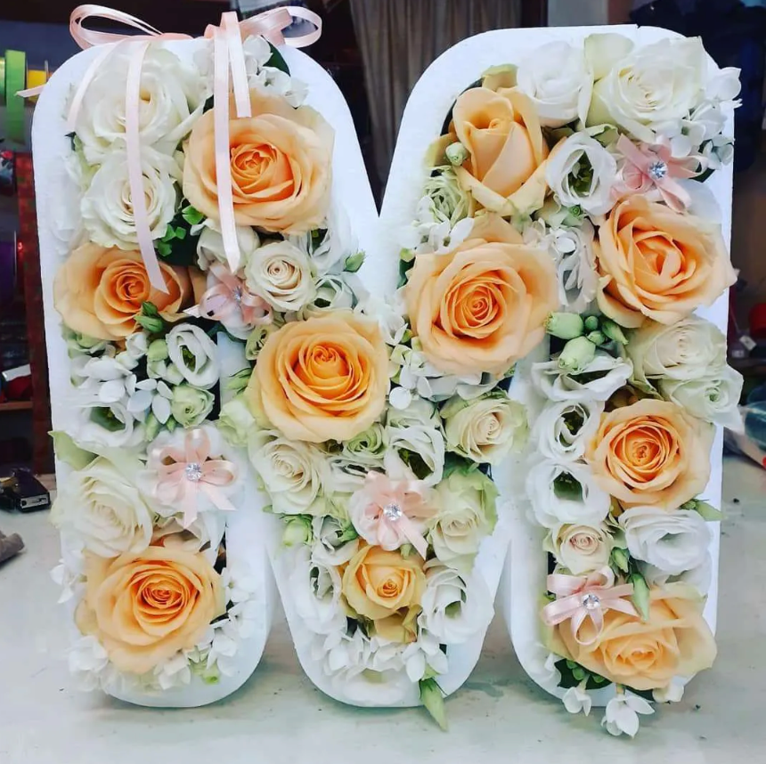 Lettera contenitore impermeabilizzata per fiori